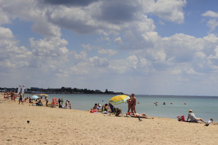 Пляж в Заозерном в сентябре отдых в крыму осенью